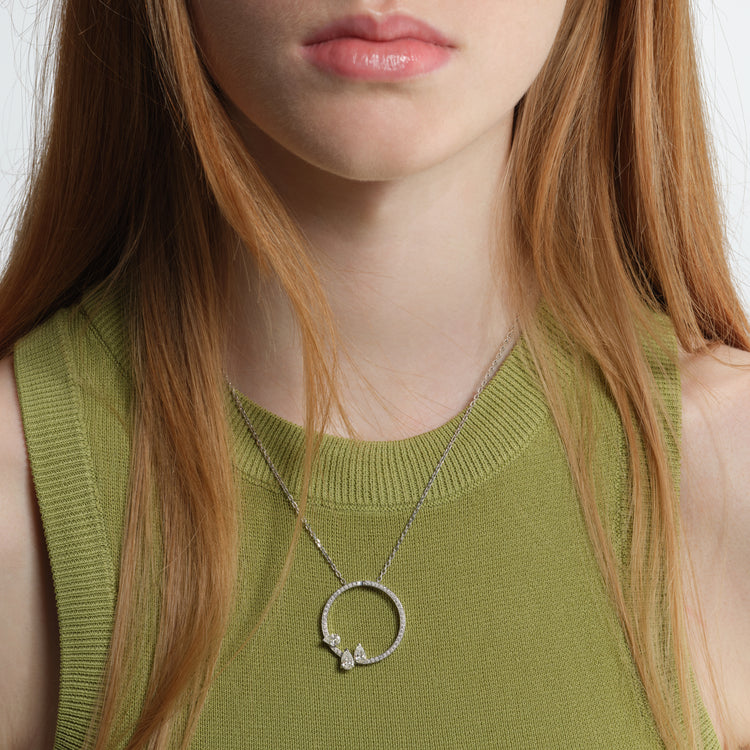 Serti sur Vide ペンダント ダイヤモンド