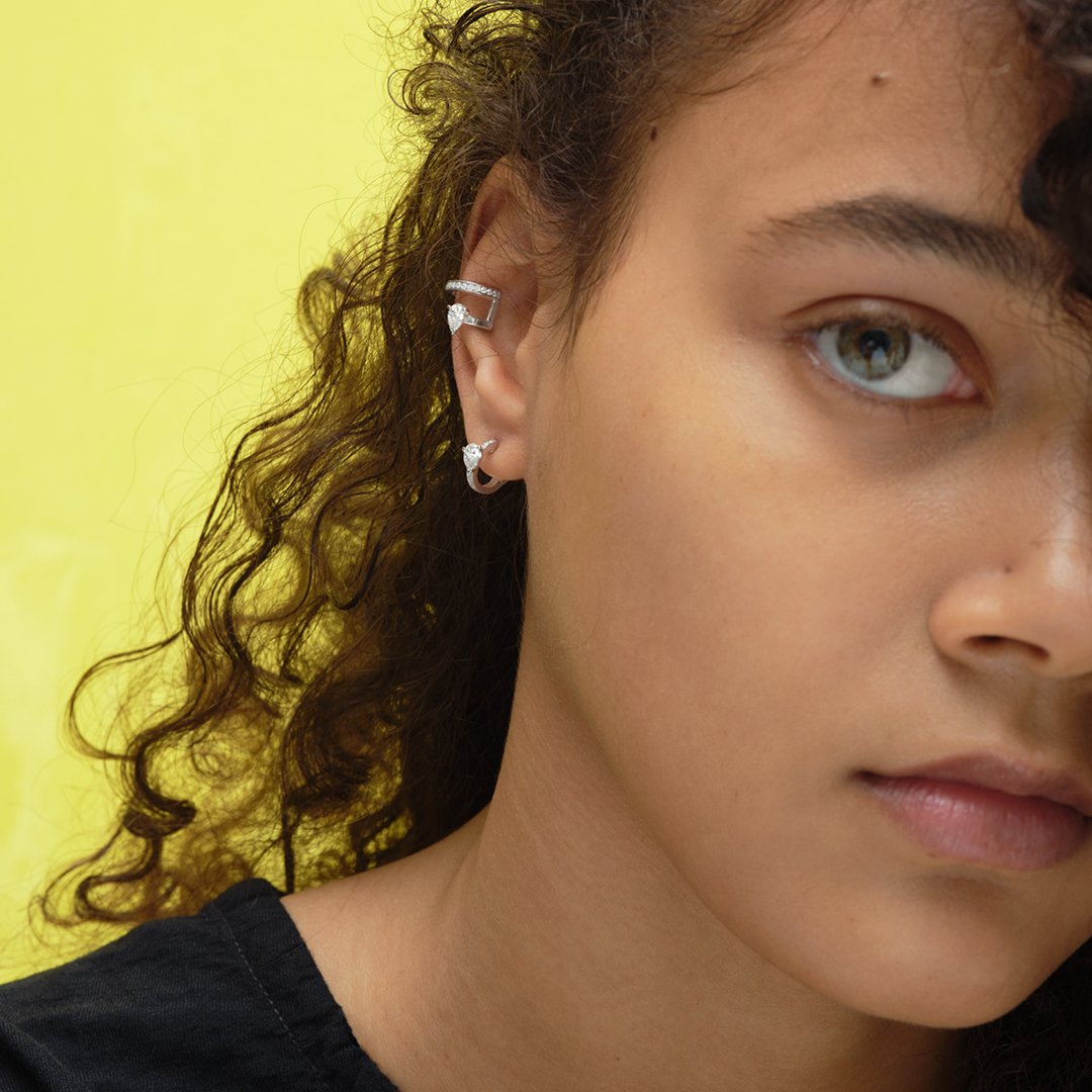 Serti sur Vide ピアス ホワイトゴールド 